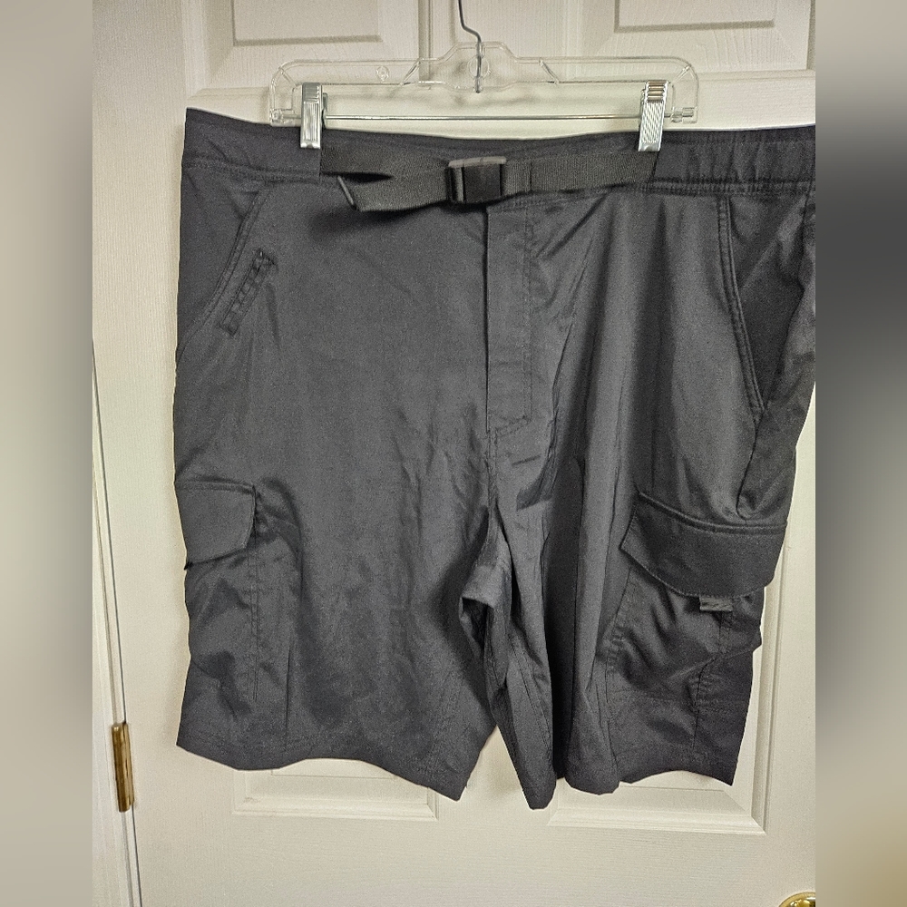 Outdoor Life Size 42 Shorts with Removeable Belt